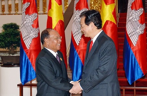 Campuchia xử nghiêm vụ đốt cờ Việt Nam